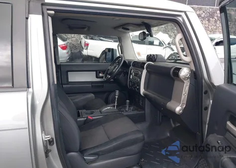 2011 Toyota Fj Cruiser из США, поврежденный, VIN JTEBU4BF0BK105436